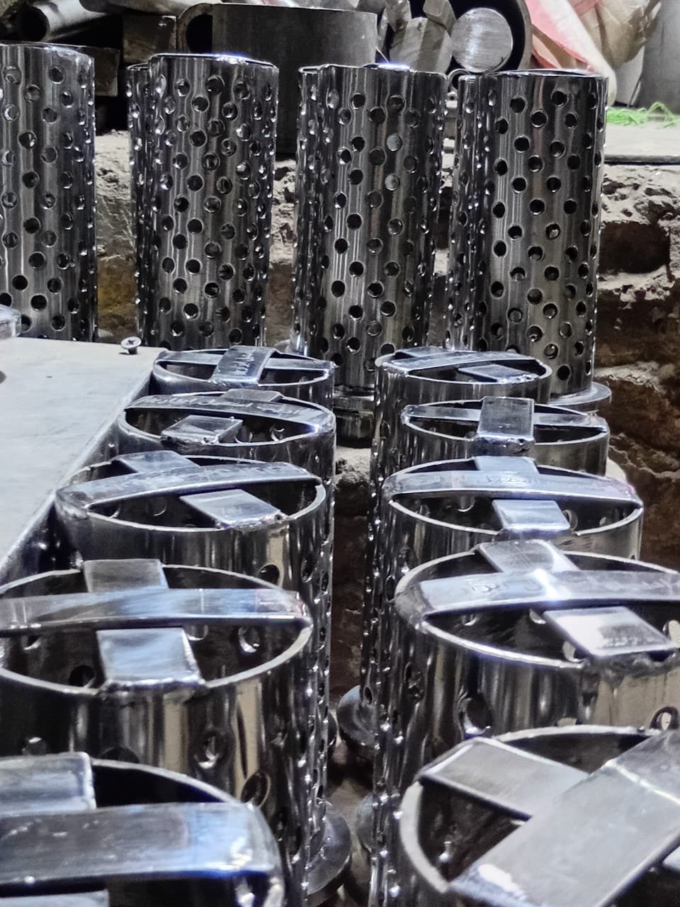 Casting flasks with cross-brace tops